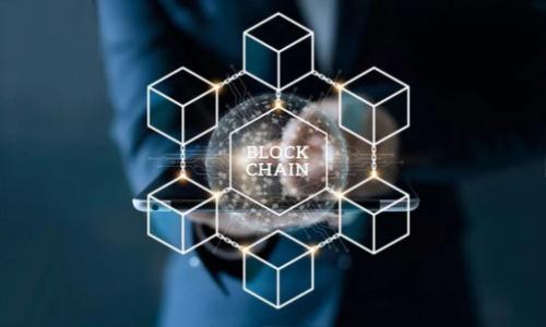 加密货币大跌对股市的深远影响分析/

加密货币, 股市, 市场影响/guanjianci

近年来，加密货币作为一种新兴的资产类别，受到越来越多投资者的关注。然而，这一市场的波动性也给其他金融市场带来了巨大的影响。尤其是加密货币的大幅下跌，常常会引发股市的震荡。这一现象值得我们深入探讨，以便更好地理解加密货币与传统股市之间的关系及其潜在影响。

一、加密货币的特性与股市的关系

加密货币是基于区块链技术的一种数字货币，它具有去中心化、匿名性和不可篡改的特点。这些特性使得加密货币市场的交易极具风险，价格波动异常剧烈。在最近的几年中，加密货币市场经历了快速的发展和洗牌，尤其是比特币、以太坊等主流币种频繁创新高。然而，随着市场的成熟与监管政策的不断加强，加密货币也开始出现剧烈的价格调整。

与加密货币市场相比，股市相对较为稳定，受多种因素影响，包括经济数据、企业盈利及宏观经济政策等。然而，加密货币的大跌往往会引发股市的广泛关注。投资者在加密货币市场的资产损失可能导致他们减少对股市的投资，或者对市场信心的减弱，也会直接影响股市的表现。

二、加密货币大跌的原因分析

加密货币的大跌往往是由多种因素引起的，包括市场情绪、监管政策变化及技术性原因等。首先，市场情绪通常是推动加密货币价格波动的最主要因素。投资者的恐慌心理会导致抛售，进而引发价格的进一步下跌。其次，监管政策的不确定性也对加密货币市场产生重要影响。许多国家对加密货币的监管态度模糊，一旦出台相关政策，市场往往会出现剧烈波动。

技术性原因也是导致加密货币价格大跌的重要因素，尤其是在技术出现漏洞或者交易所发生安全事件时，市场情绪会迅速转向负面。此外，加密货币的供应情况和用户需求的变化，也会影响市场的价格。例如，若投资者对某一加密货币的信心下降，这种情绪会迅速传导到市场，导致价格快速下跌。

三、加密货币大跌对股市的直接影响

加密货币的大跌对股市的直接影响主要体现在投资者情绪和资金流动两个方面。首先，投资者情绪的变化会直接影响股市的交易量和价格。许多投资者在加密货币市场遭受损失后，可能会选择转向股市寻找更为稳定的回报，然而，部分投资者会因为对市场信心的缺乏而选择观望，这可能导致股市短期内交投活跃度下降。

其次，资金流动是加密货币和股市之间的另一个重要联系。当加密货币价格大跌时，部分基金和投资者可能会选择减少在加密货币市场的投资，将资金转向股市寻求安全。然而，另一方面，如果市场普遍对附件资产的信心不足，整体资金流出可能会导致股市也遭遇下行压力。

四、从加密货币看传统股市的战略调整

面对加密货币的大跌，许多传统股市投资者和上市公司开始重新审视自己的投资策略。一方面，有些投资者开始关注区块链技术及相关企业，认为这可能是未来投资的一个重要方向。另一方面，传统企业也开始逐渐布局加密货币市场，甚至尝试发行自己的数字货币，以适应市场的变化。

此外，投资者也开始注重风险管理和资产的多样化。随着加密货币市场的波动加剧，投资者对其风险的认识不断提高，开始逐步建立组合投资的理念，通过配置不同资产（包括股市和加密货币）来分散风险。当然，这也促使了一些新的金融产品的出现，例如加密货币指数基金，将加密货币与传统投资产品结合，为投资者提供更多的选择。

五、未来的展望：加密货币与股市的共生关系

尽管加密货币的波动会对股市产生短期影响，但从长期来看，两者的关系可能会趋向共生。随着加密货币市场的不断发展和成熟，越来越多的金融机构和传统投资者开始接受这种新资产类别，未来加密货币与股市之间的界限可能会逐渐模糊。

未来，越来越多的企业可能会借助区块链技术进行创新，从而在股市上形成新的估值体系。同时，投资者也应对加密货币市场保持理性，合理分析其对股市可能带来的影响，以便做出更为准确的投资决策。

相关问题讨论

1. 加密货币市场波动的主要因素是什么？
市场波动主要来源于投资者心理、流动性、市场监管和经济环境等多个方面。市场心理影响着投资者的决策，而流动性则是交易活跃度的体现...

2. 如何看待加密货币与传统投资的关系？
加密货币作为新兴投资产品，有其独特性，但也应注意与传统投资间的相互影响，两者之间的相互作用在慢慢改变整个市场格局...

3. 加密货币大跌后，投资者应如何应对？
投资者在面对市场波动时，应保持冷静，合理配置资产，避免情绪化操作，需要具备良好的风险管理意识...

4. 加密货币未来的发展趋势是什么？
未来加密货币市场将会持续受到监管影响，同时新技术的应用也可能使其获得更广泛的认可，趋势将趋向于成熟与规范化...

5. 加密货币的草根参与者如何提高投资成功率？
草根参与者可以通过学习相关知识、参与社区讨论、合理分析市场信息等方式来提高自身对市场的理解和投资决策的有效性...

综上所述，加密货币的波动与股市之间存在着复杂的联系，投资者需要全面分析相关因素，以便在复杂的市场环境中做出更为明智的投资选择。